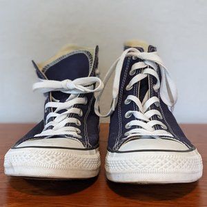 Converse Chuck Taylor High Tops in Navy Blue Mens Size 10
